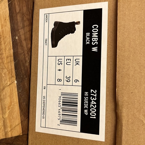 Womens Doc Martins new in box only tried on once. Missed send back date! - Picture 4 of 4